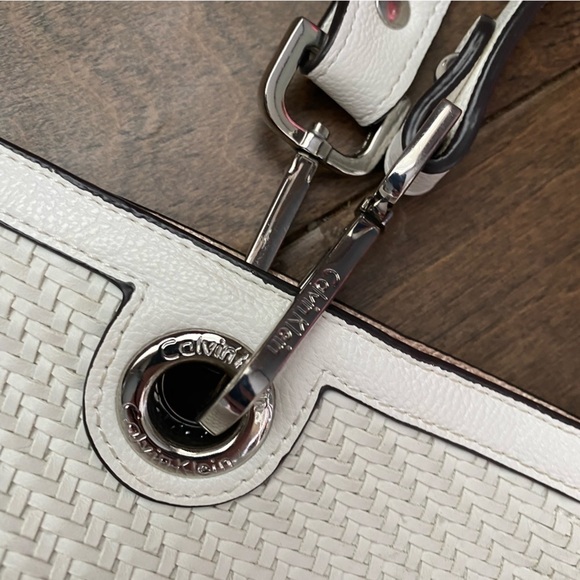 Calvin Klein white weave maxi tote bag with matching wristlet - Picture 3 of 16